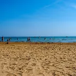 Lovely Flat In Pineda 100m From The