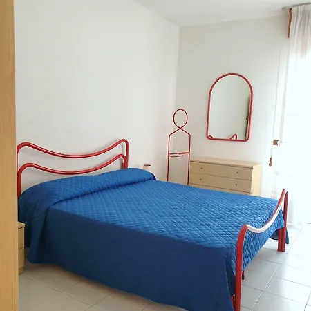Lovely Flat In Pineda 100m From The Apartment
