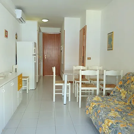 Lovely Flat In Pineda 100m From The דירה *